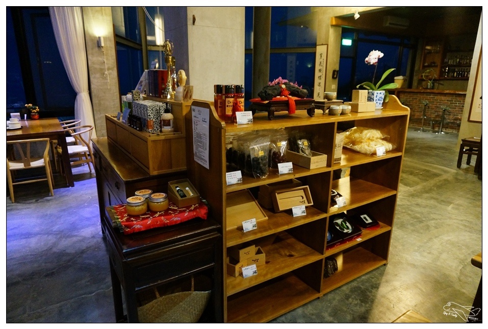 [頭城住宿推薦]蜻蜓石民宿。台灣的烏布仙境民宿。自然、昆蟲、戶外泳池、一泊三食。開放用餐無菜單料理~昆蟲教育活動~