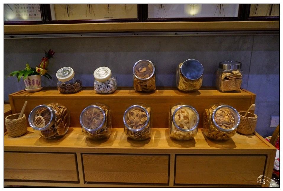 [頭城住宿推薦]蜻蜓石民宿。台灣的烏布仙境民宿。自然、昆蟲、戶外泳池、一泊三食。開放用餐無菜單料理~昆蟲教育活動~