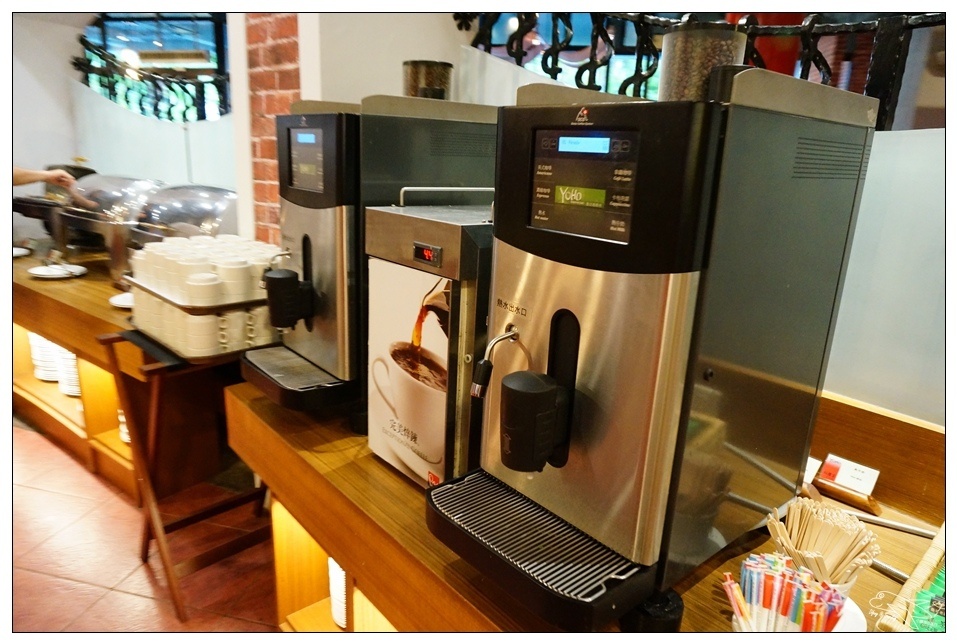 [墾丁親子飯店]2016悠活主題夏令營YOHO BEACH RESORT。台灣clubmed，精緻夏令營參與記錄～阿信巧克力農場、台菜料理王餐廳、萬里桐海邊觀星