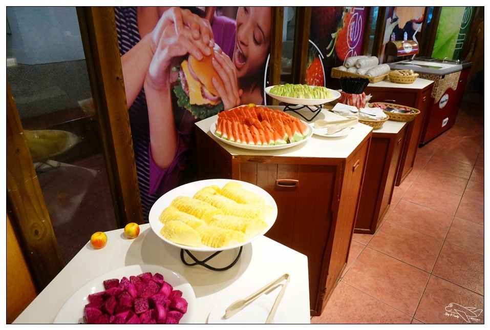 [墾丁親子飯店]2016悠活主題夏令營YOHO BEACH RESORT。台灣clubmed，精緻夏令營參與記錄～阿信巧克力農場、台菜料理王餐廳、萬里桐海邊觀星