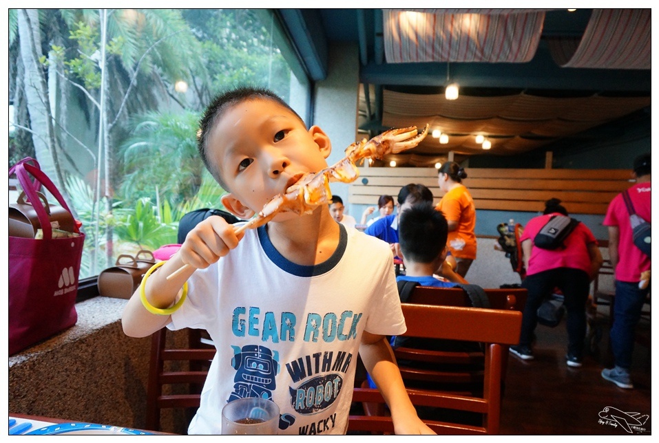 [墾丁親子飯店]2016悠活主題夏令營YOHO BEACH RESORT。台灣clubmed，精緻夏令營參與記錄～阿信巧克力農場、台菜料理王餐廳、萬里桐海邊觀星