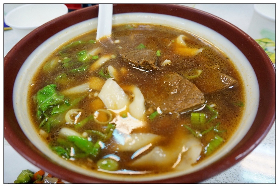 [新店美食]口品小館。新店好吃刀削麵專家。值得品嘗的中央新村美食～