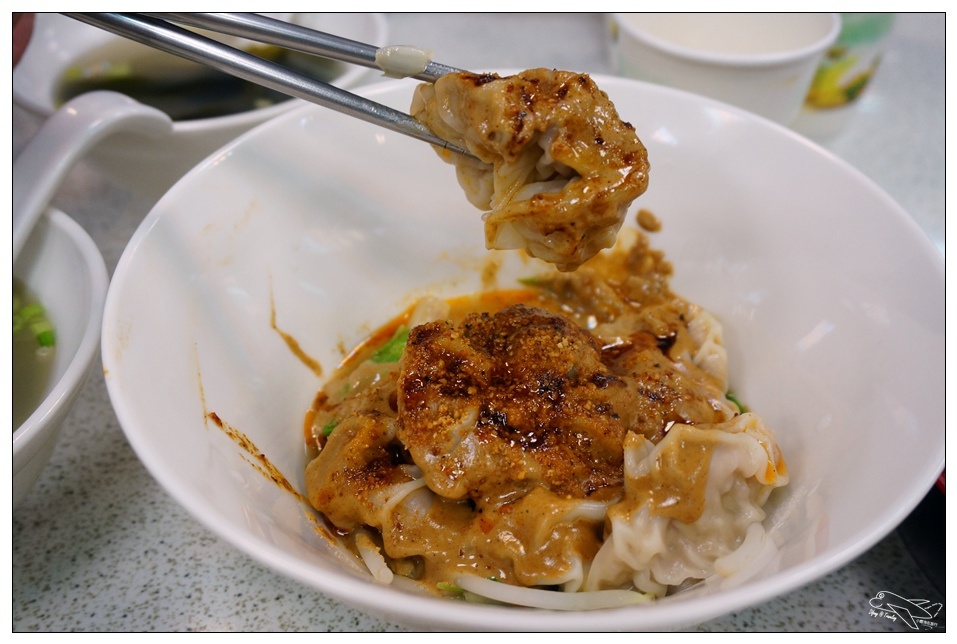 [新店美食]口品小館。新店好吃刀削麵專家。值得品嘗的中央新村美食～