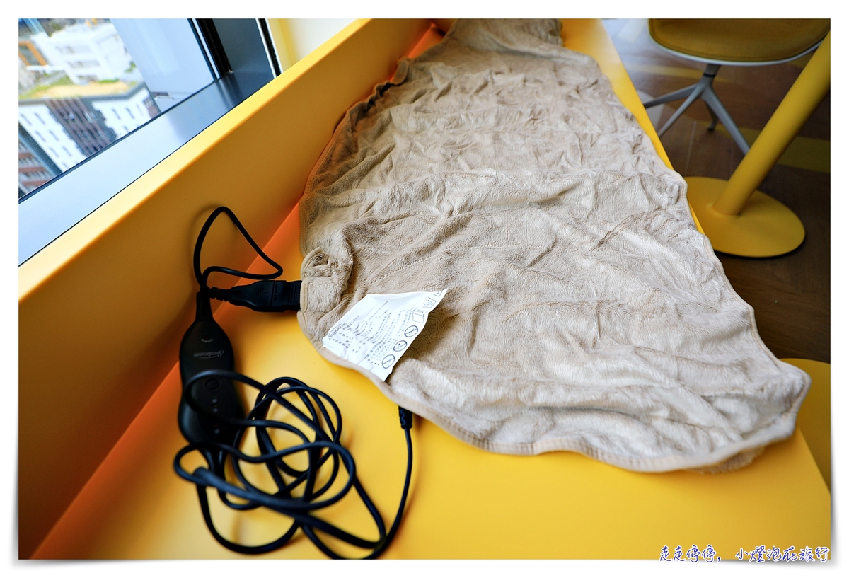 冷冷天辦公讀書很冷嗎？【SUNBEAM】SHWL披蓋式電熱毯，讓你唸書工作看電視都很暖～可機洗、有保固～