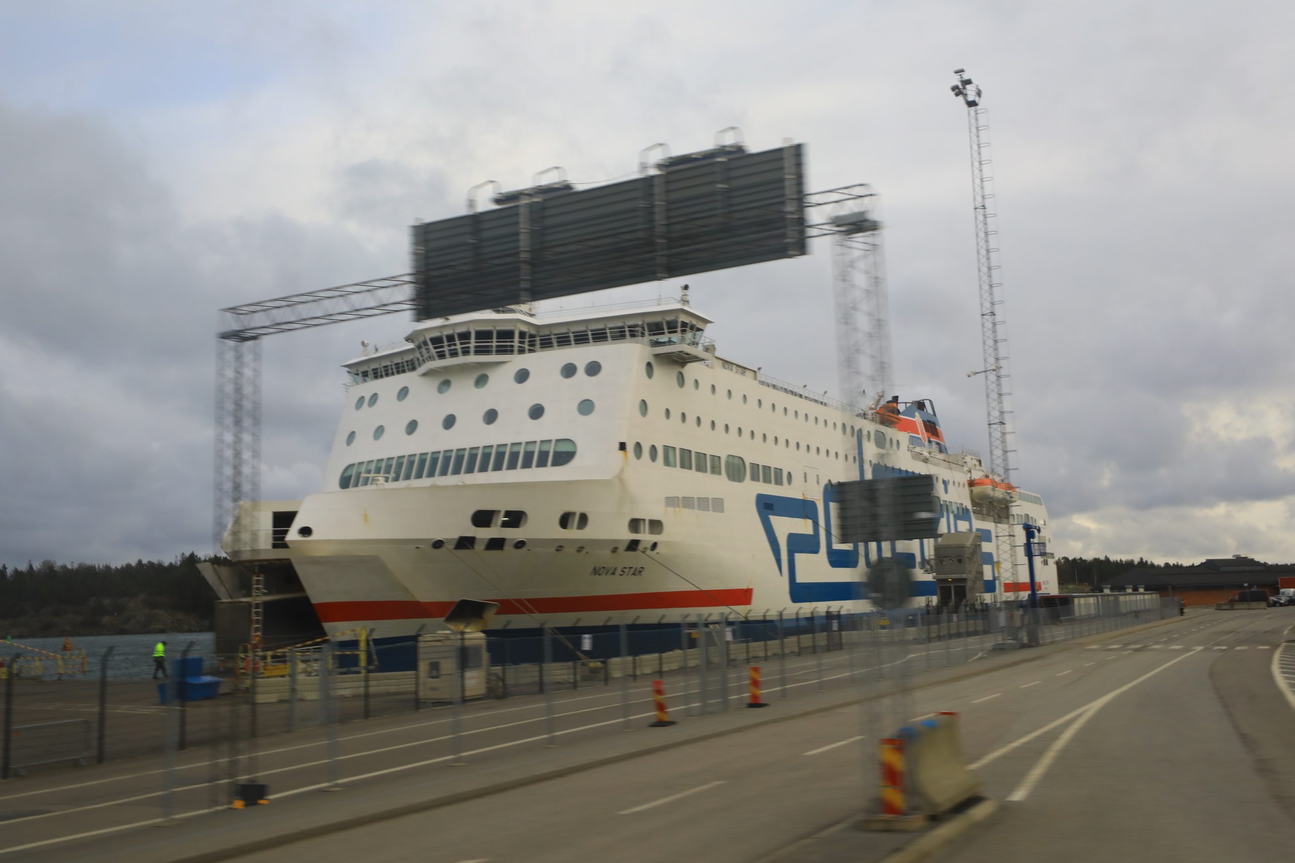 瑞典到波蘭郵輪｜Polferries，波羅的海郵輪交通，Nynäshamn到Gdańsk海盜船體驗記錄