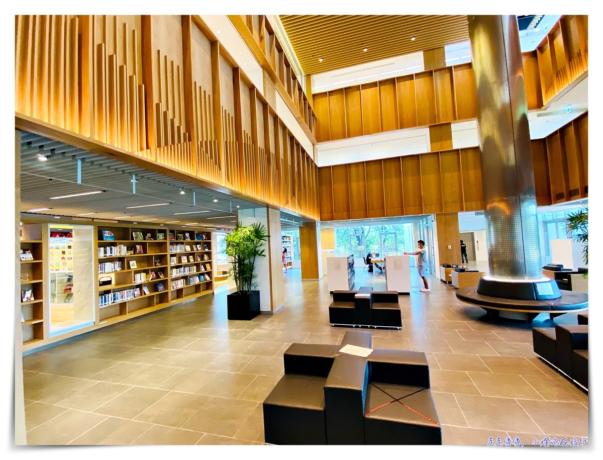 屏東總圖書館｜南台灣最美森林系圖書館，每一個仰頭，都在綠色的呼吸中