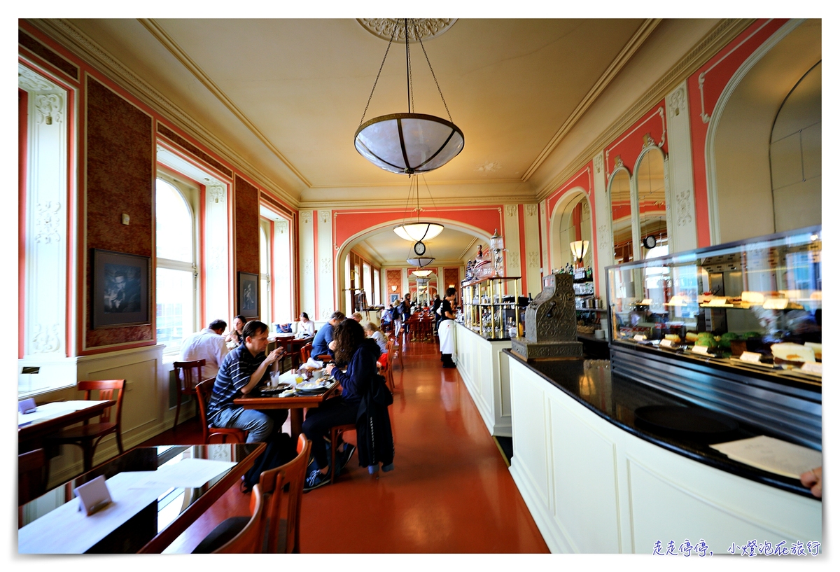 布拉格三大百年咖啡廳｜羅浮咖啡廳Café Louvre，比較吵雜、環境優美