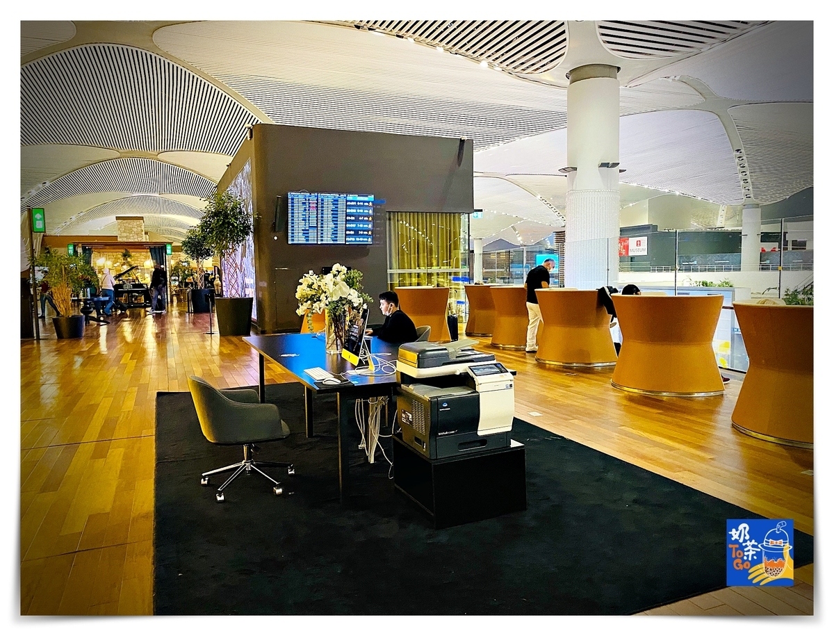伊斯坦堡機場貴賓室Turkish Airlines Miles&Smiles Lounge｜中轉土耳其，可以吃點東西、洗澡、甚至休息的獨立空間～啊～好想出國！