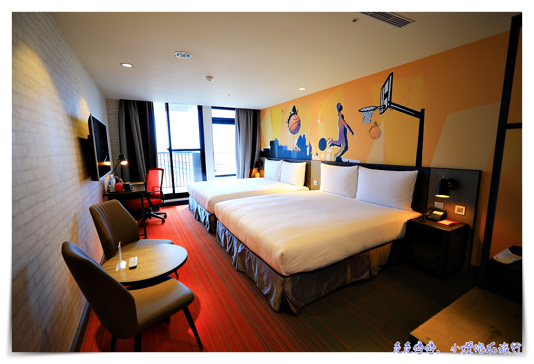 麗寶賽車主題旅店-T11 T12 Hotel｜睜開眼打開陽台就能看賽車的飯店，最鄰近台灣國際規格賽車場
