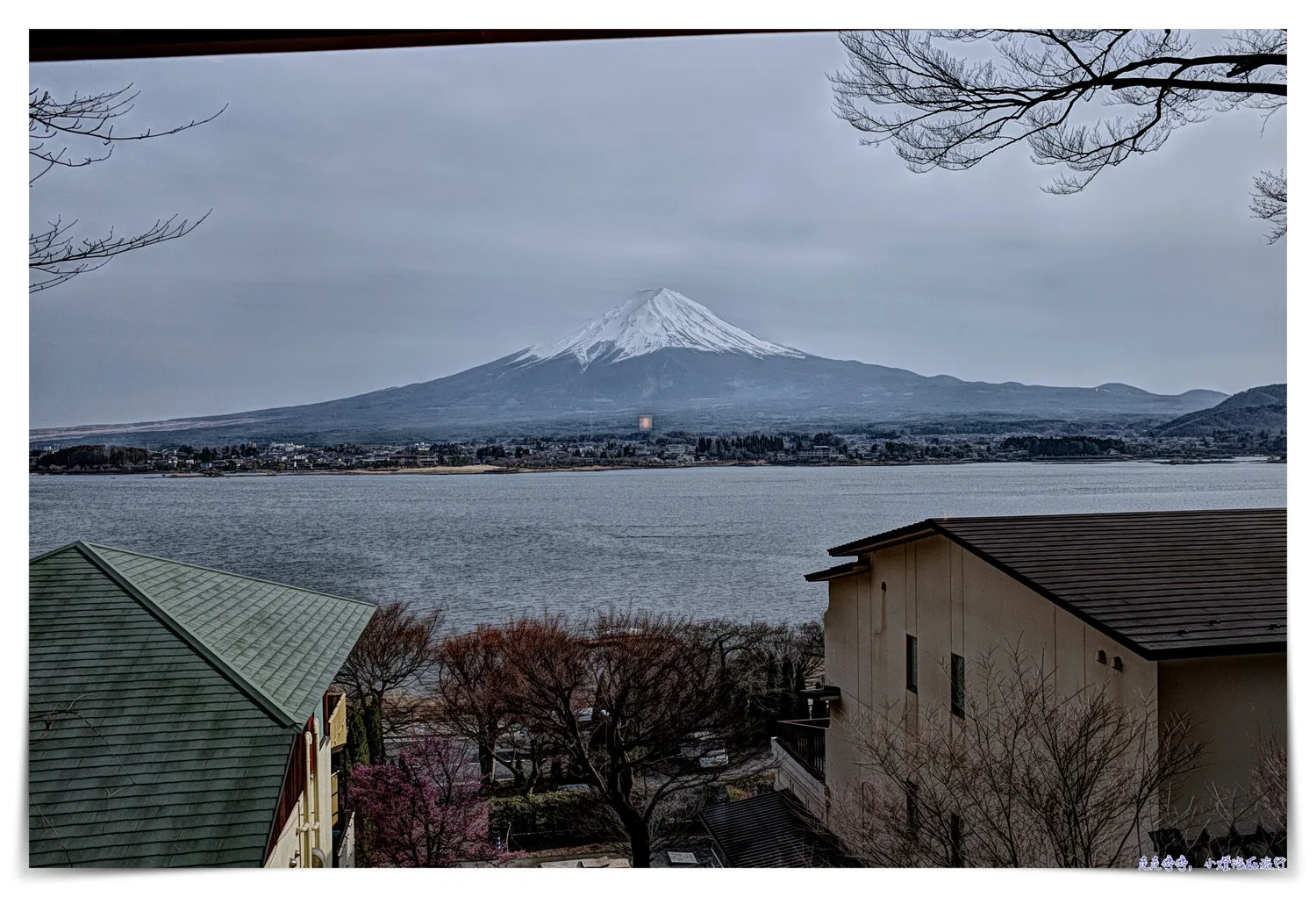 房間窗景看富士山住宿推薦｜Sunnide Resort Yamanashi，湖畔別邸 千一景