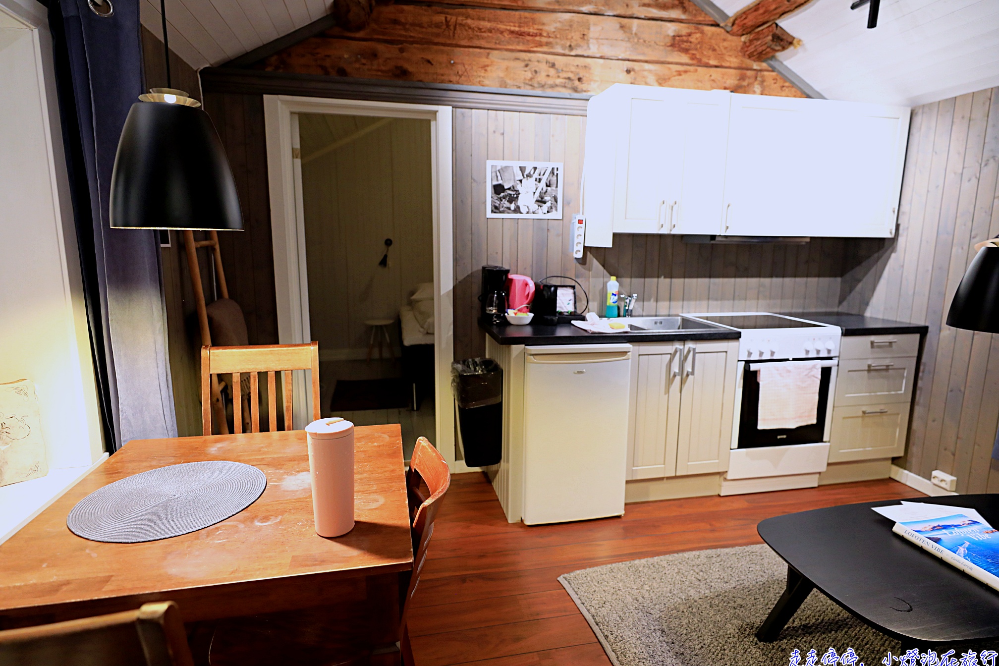 羅弗敦住宿推薦，奧鎮漁屋&Aring; Rorbuer – by Classic Norway Hotels @走走停停，小燈泡在旅行