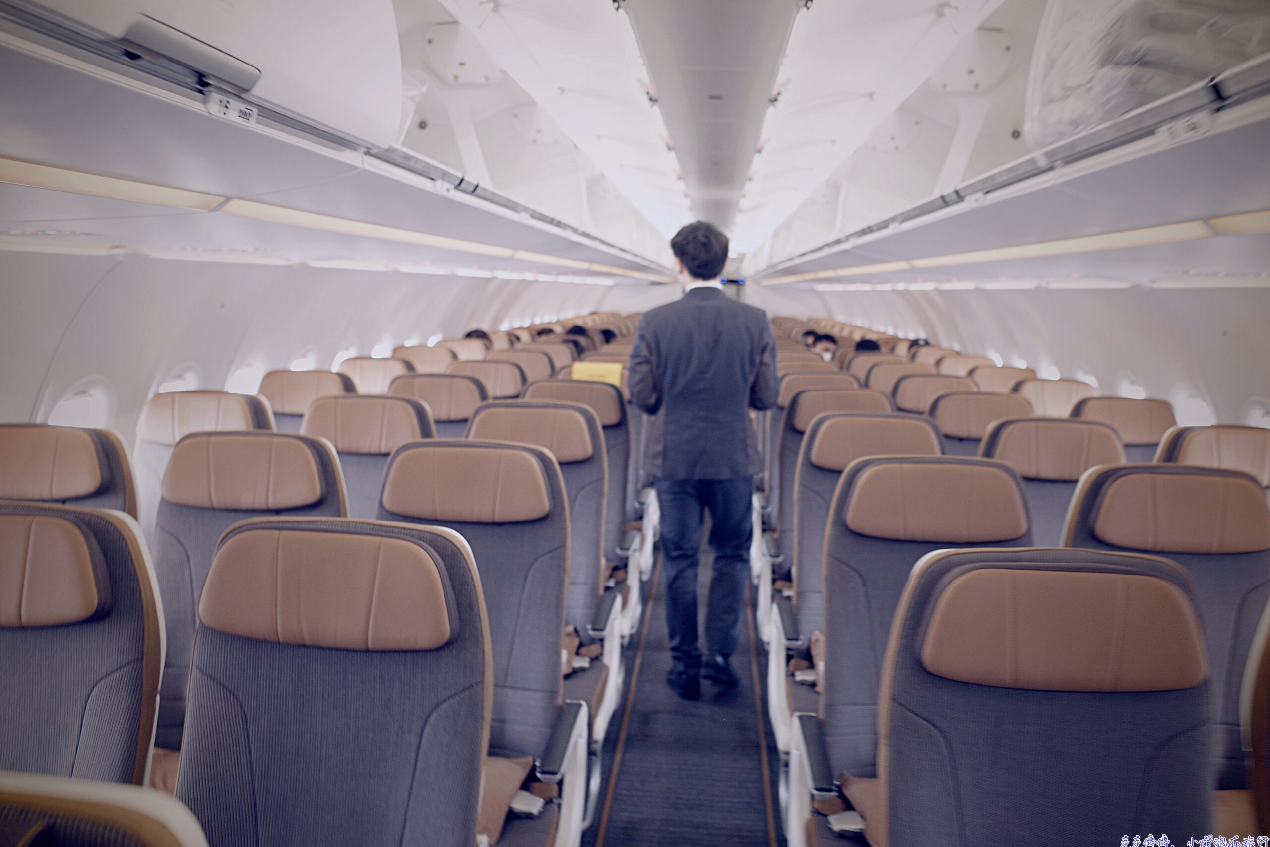 星宇航空台北沖繩｜JX 870 短程供餐涼麵