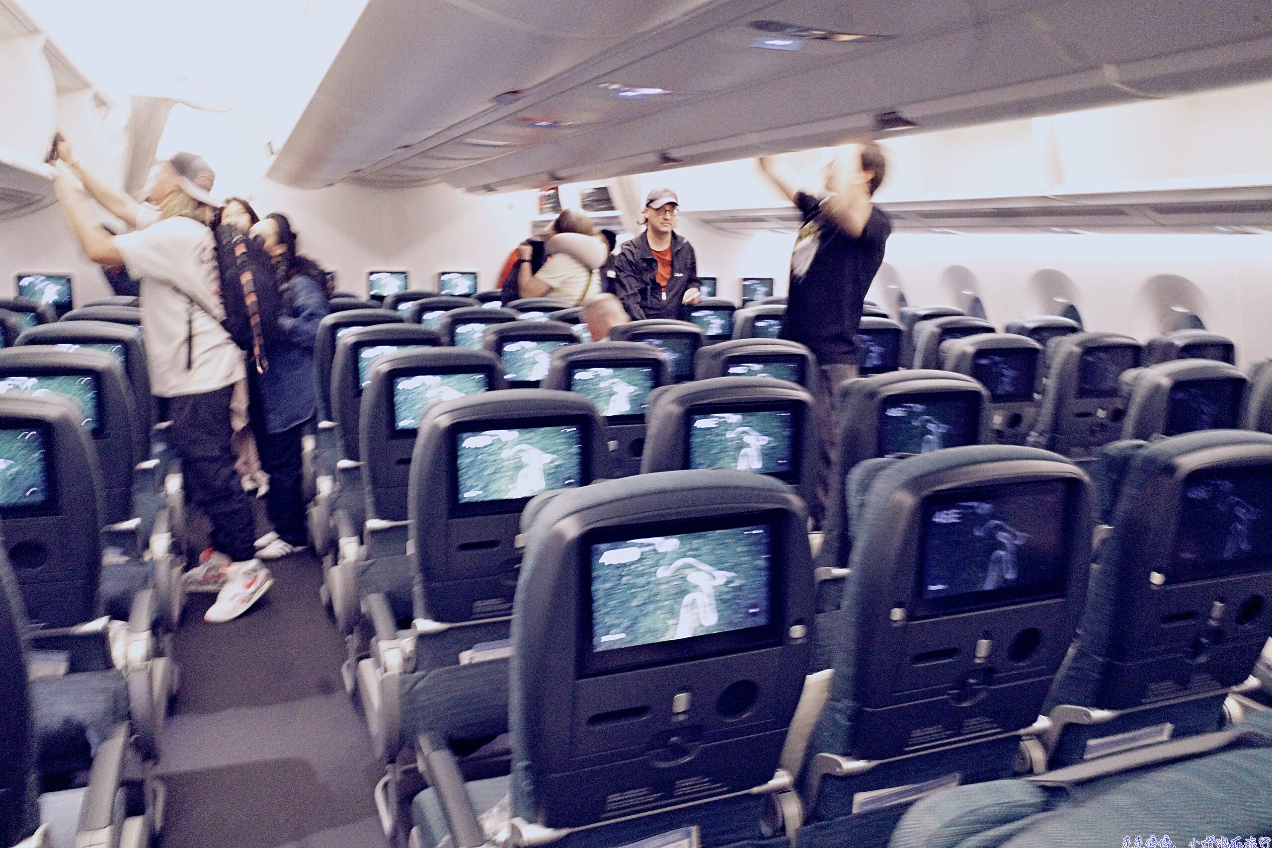 2025國泰航空台北-香港轉機-蘇黎世｜經濟艙搭乘紀錄(去程）cx531 cx383