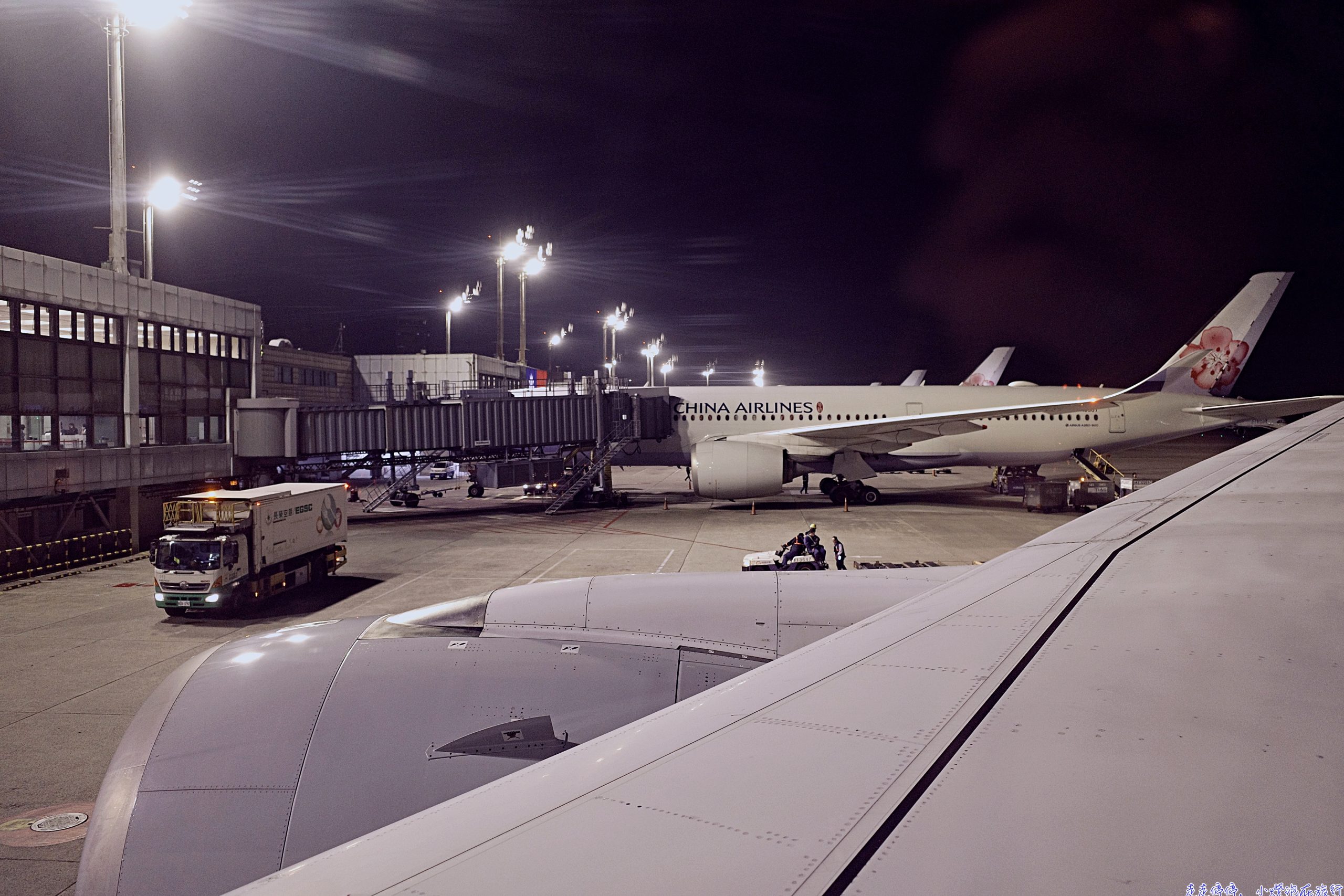 2026 年商務艙競標升等終極攻略:經驗、法則、步驟、心法、時機與最容易成功的航空公司(LOT 波蘭航空實測 ICN-WAW 300 美金升等) @走走停停,小燈泡在旅行 延伸閱讀:影響歐洲機票價格的 12 大因素完整解析