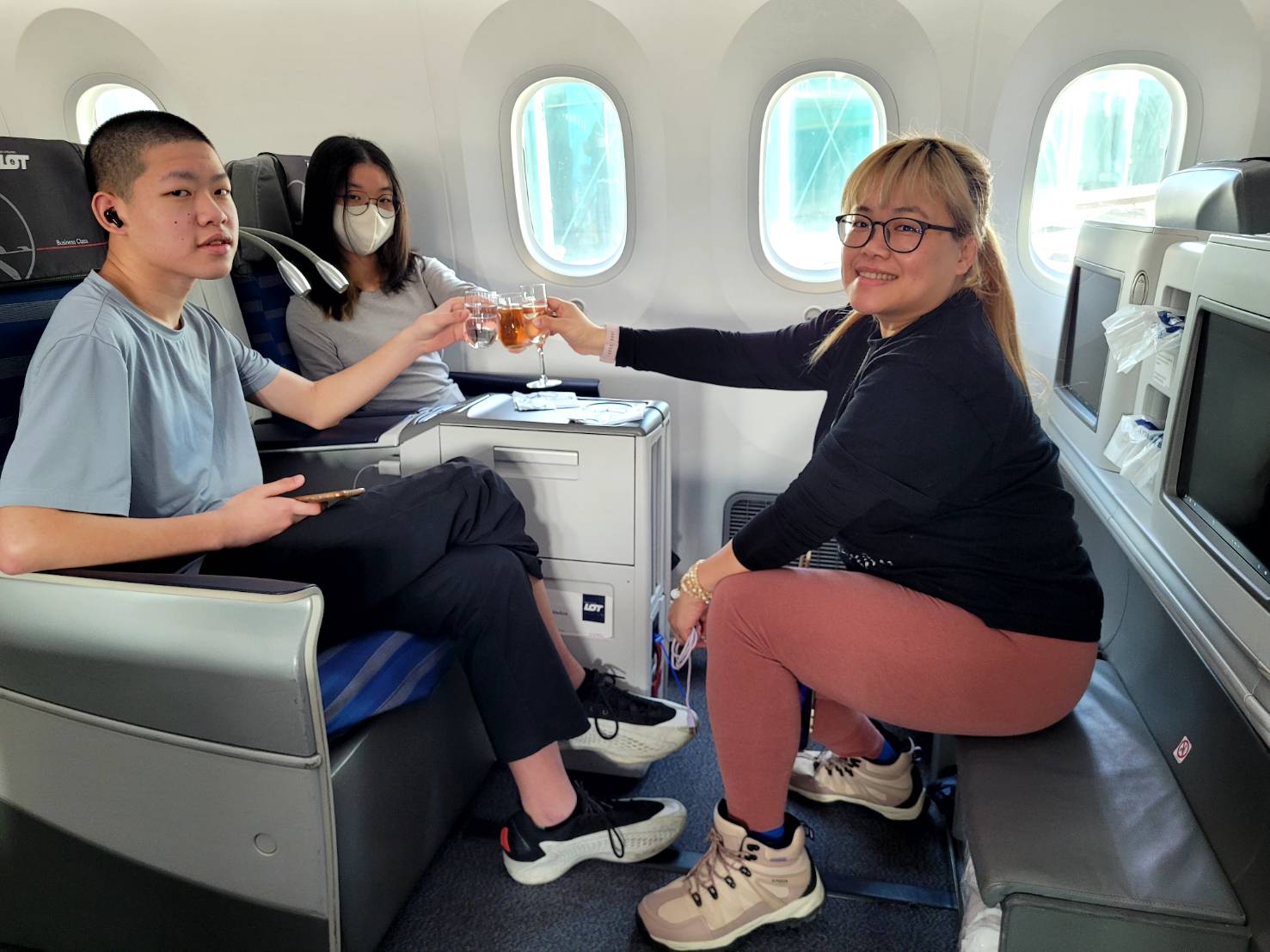 &nbsp;2026 年商務艙競標升等終極攻略：經驗、法則、步驟、心法、時機與最容易成功的航空公司（LOT 波蘭航空實測 ICN-WAW 300 美金升等） @走走停停，小燈泡在旅行