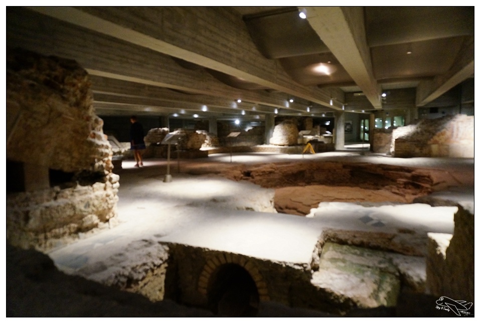 米蘭大教堂|世紀經典景點・那一個早晨的米蘭主座教堂洗禮～Duomo di Milano