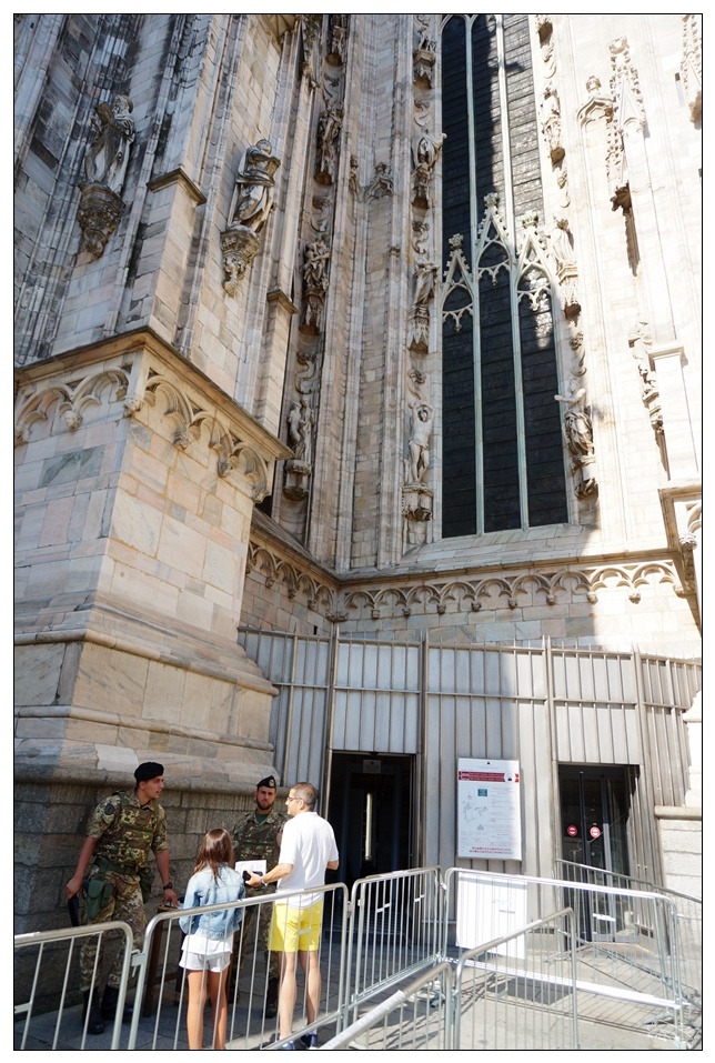 米蘭大教堂|世紀經典景點・那一個早晨的米蘭主座教堂洗禮～Duomo di Milano