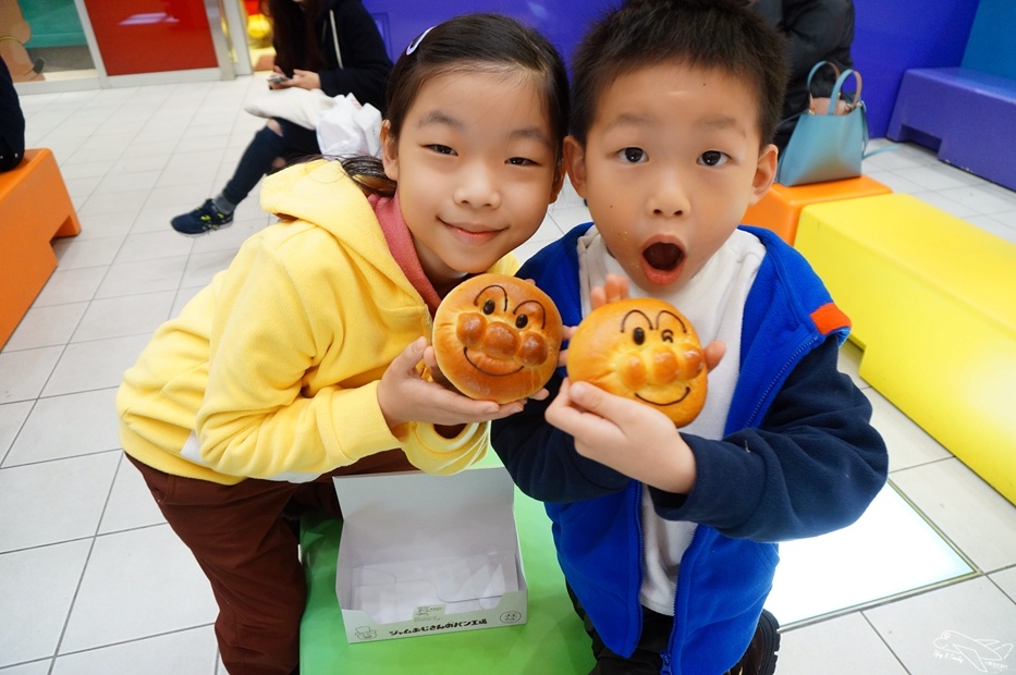 日本關西親子自助|神戶港、麵包超人博物館夜遊～搭配姬路城的好行程～可愛度破錶之必逛麵包超人購物中心！