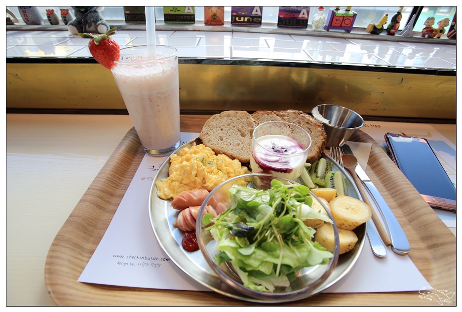 釜山第一名Brunch|Check in busan，台灣人最棒的釜山旅行資訊詢問處～好吃早午餐～明信片咖啡廳～