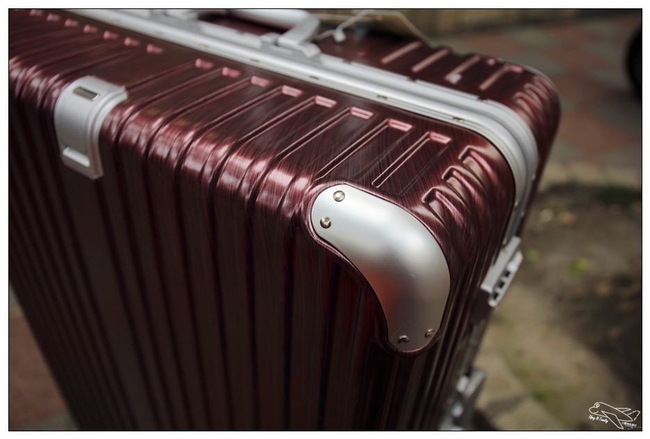 NaSaDen行李箱推薦|帶著相機與行李箱，我們一起去環遊世界～林德霍夫系列鋁框絕美質感箱～