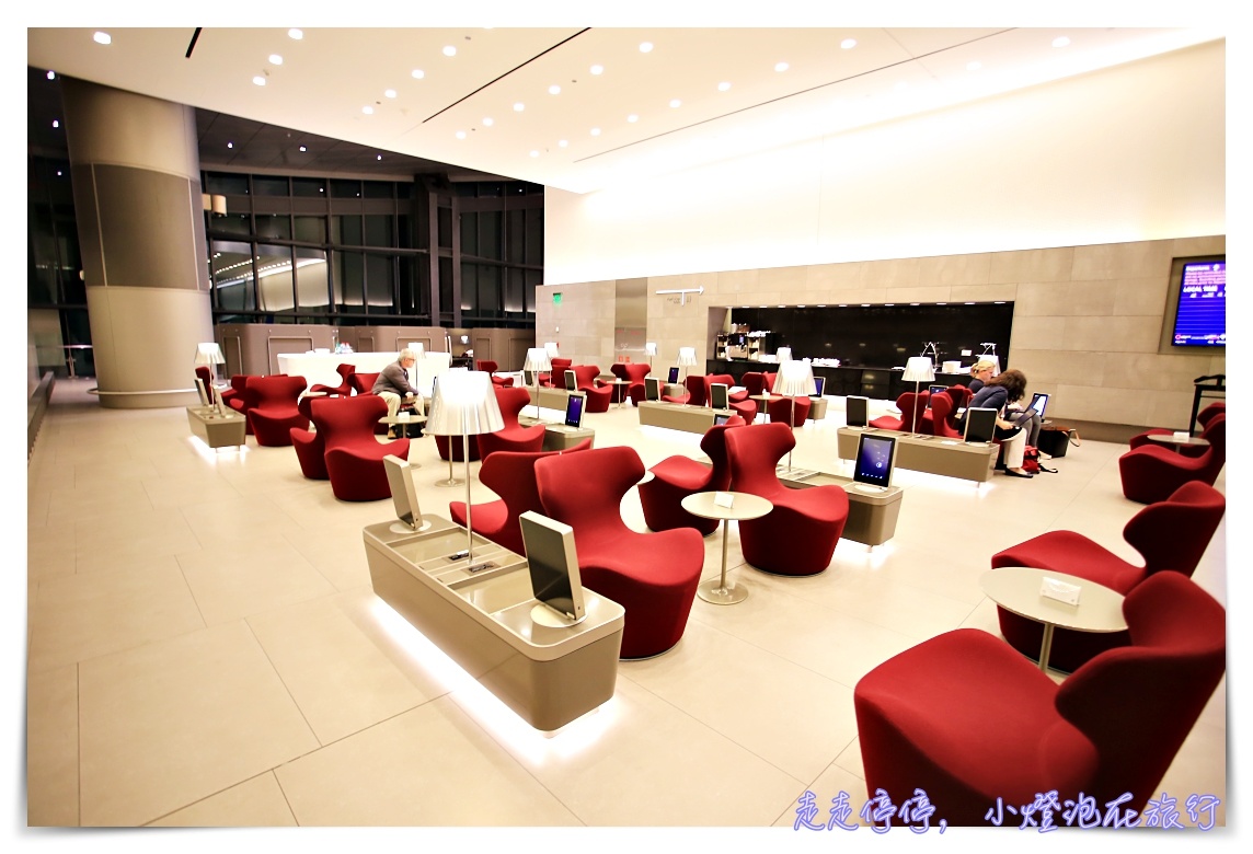 全球第一名商務艙貴賓室體驗｜卡達Al Mourjan Business Lounge，杜哈機場超值豪華轉機，可吃飽、可洗澡、可遊戲，唯一經濟艙可加購方式分享～