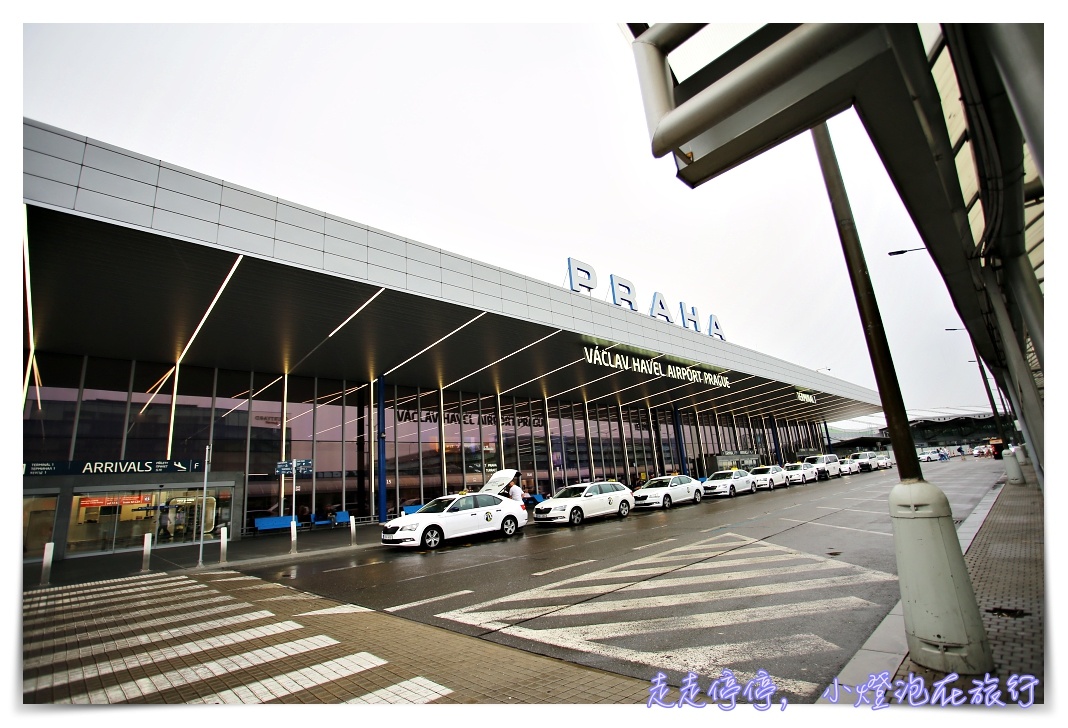 布拉格機場到市區AE｜Airport Express機場快線巴士搭乘初體驗，快速抵達布拉格火車站～